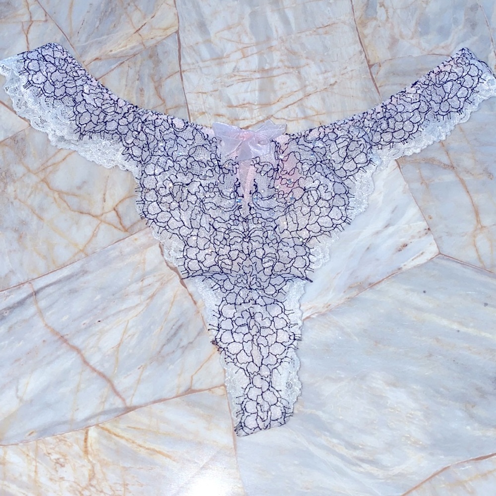 Rare VS Beautiful Pink Black Eyelash Lace ‎ Small Panty Thong